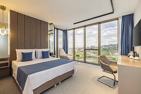 Rossi Luxury Hotel