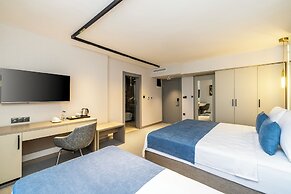 Rossi Luxury Hotel