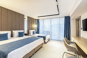 Rossi Luxury Hotel