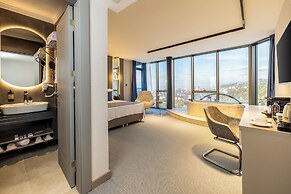 Rossi Luxury Hotel