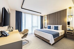 Rossi Luxury Hotel