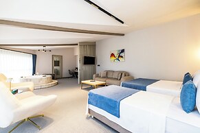 Rossi Luxury Hotel