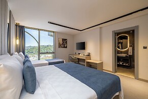 Rossi Luxury Hotel