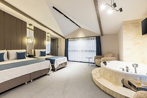 Rossi Luxury Hotel