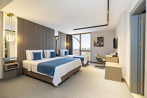 Rossi Luxury Hotel