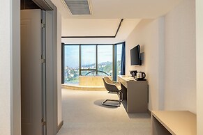 Rossi Luxury Hotel