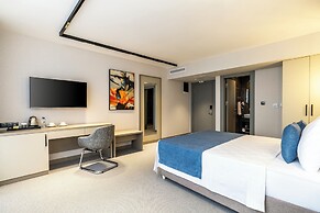 Rossi Luxury Hotel