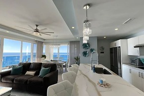 Beach Condo Kitchen Hot Tub