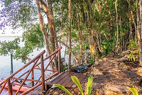 Casa Relaxo Waterfront Villa with Private Dock in Bacalar Lagoon
