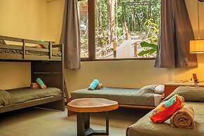 Casa Relaxo Waterfront Villa with Private Dock in Bacalar Lagoon