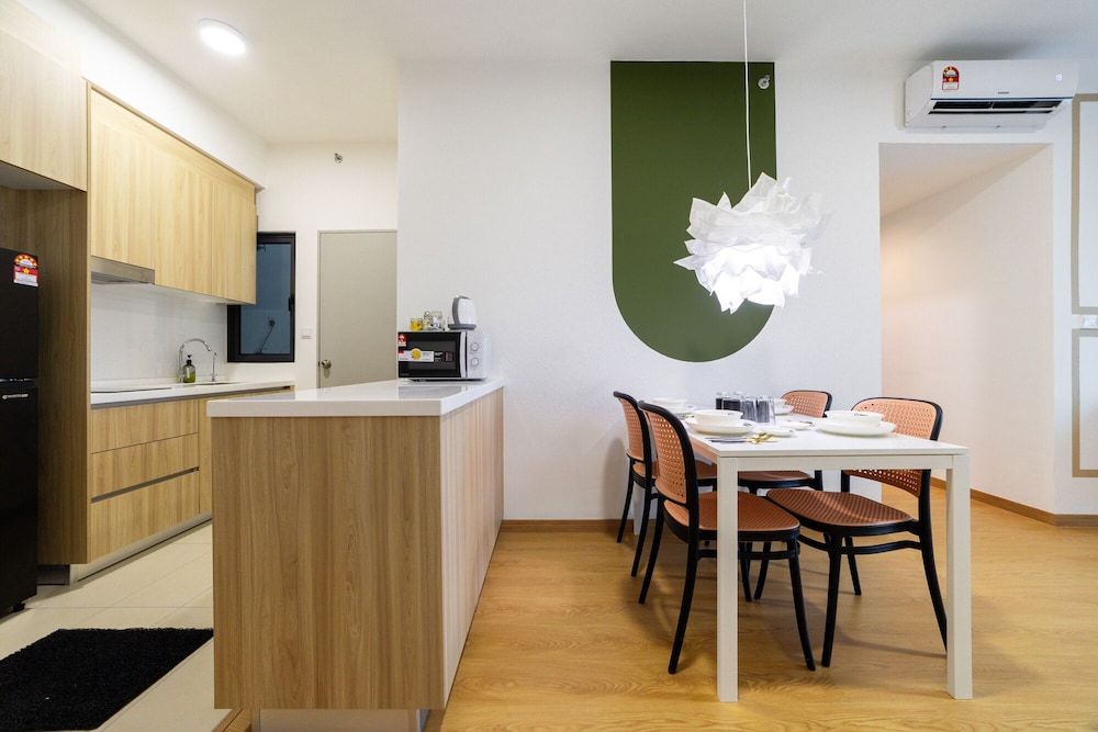 MayaBay Residence by Sleepy Bear
