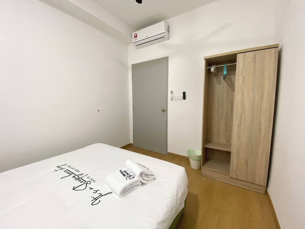 MayaBay Residence by Sleepy Bear