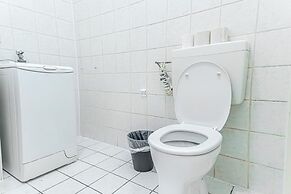 2BR Apt Near Stadthalle