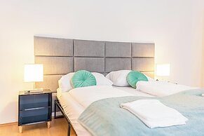 2BR Apt Near Stadthalle