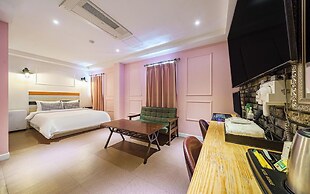 AVENUE HOTEL