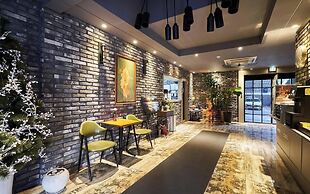 AVENUE HOTEL