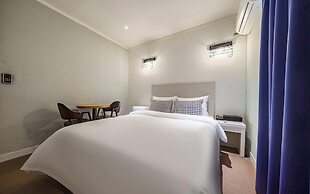 AVENUE HOTEL