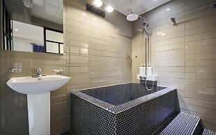 AVENUE HOTEL