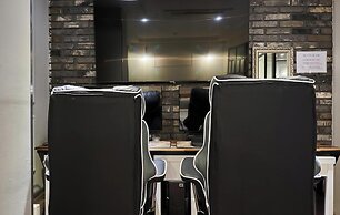 AVENUE HOTEL