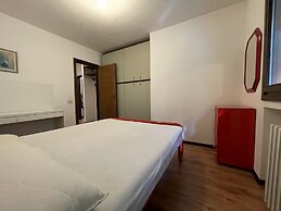 026 Bilocale con Caminetto Giustino