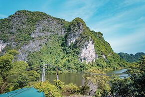 Trang An Freedom Hood