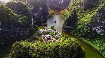 Trang An Freedom Hood