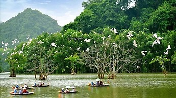Trang An Freedom Hood