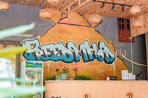 Trang An Freedom Hood