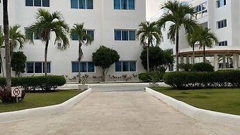 Penthouse With Rooftop and Pool & Beach Access
