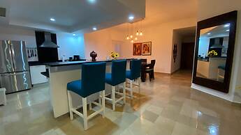 Penthouse With Rooftop and Pool & Beach Access
