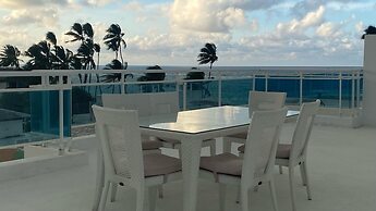 Penthouse With Rooftop and Pool & Beach Access