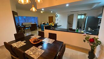 Penthouse With Rooftop and Pool & Beach Access
