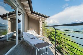 Blooms by the Lake by Rent all Como