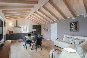 Blooms by the Lake by Rent all Como