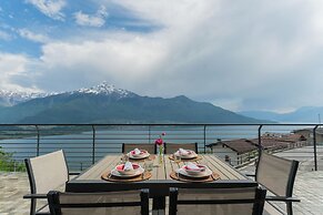 Blooms by the Lake by Rent all Como