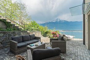 Blooms by the Lake by Rent all Como