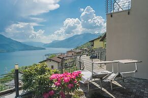 Blooms by the Lake by Rent all Como