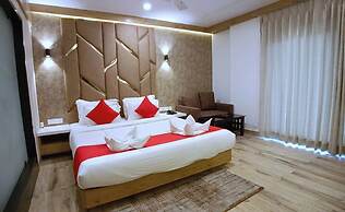 Royal Galaxy Hotel