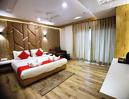 Royal Galaxy Hotel