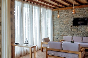 Kshira Oasis Qeparo - Boutique Beachfront Suites & Restaurant