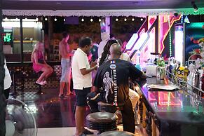 Hangover Hostel Patong