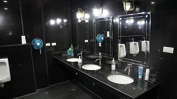 Hangover Hostel Patong