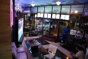 Hangover Hostel Patong