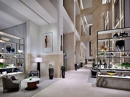 Large Modern 1-Bedroom Apartment in Bay Square 9