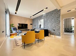 C Living - Premium 3 Bedroom - AQIQ
