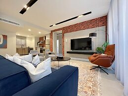 C Living - Premium 3 Bedroom - AQIQ