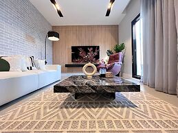 C Living - Premium 3 Bedroom - AQIQ