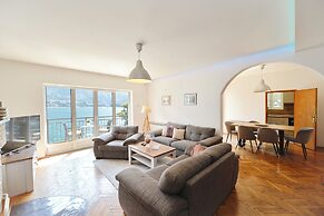 HOUSE 44 Apartments