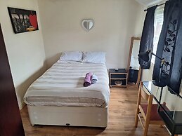 Charming Chestnut Cottage in Huntingdon