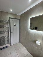 Uno Moor Side
